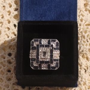 Source Unknown Silver and Dark Blue Geometric Ring
